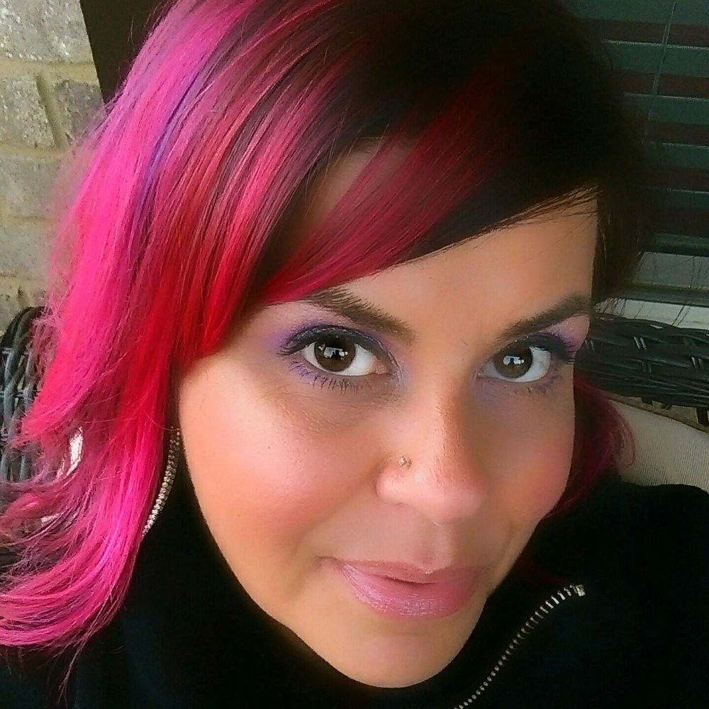 Meet your Posher, Samanthia